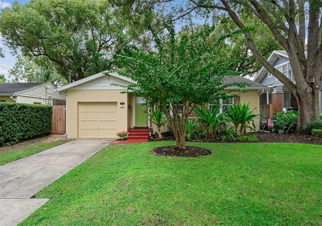 Photo 1 of Single family home for sale at 1421 E Harwood St, Orlando, FL 32803 | MLS# O6444890 | Listing updated on 2026-10-08