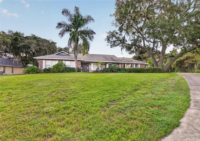 Photo 2 of Single family home for sale at 33014 Karl Ct, Leesburg, FL 34788 | MLS# O6444895 | Listing updated on 2026-09-26
