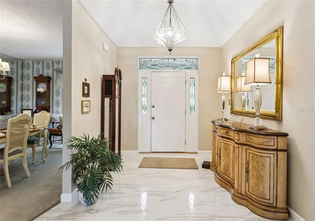 Photo 4 of Single family home for sale at 37 Lake Eloise Ln, Winter Haven, FL 33884 | MLS# P4940000 | Listing updated on 2026-10-02