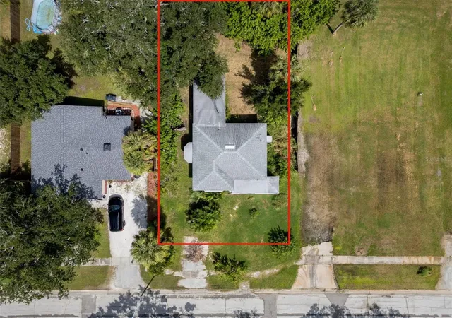 Photo 1 of Sale Pending at 825 60th Avenue Ne, Saint Petersburg, FL 33703 | MLS# TB8552262 | Listing updated on 2026-10-10