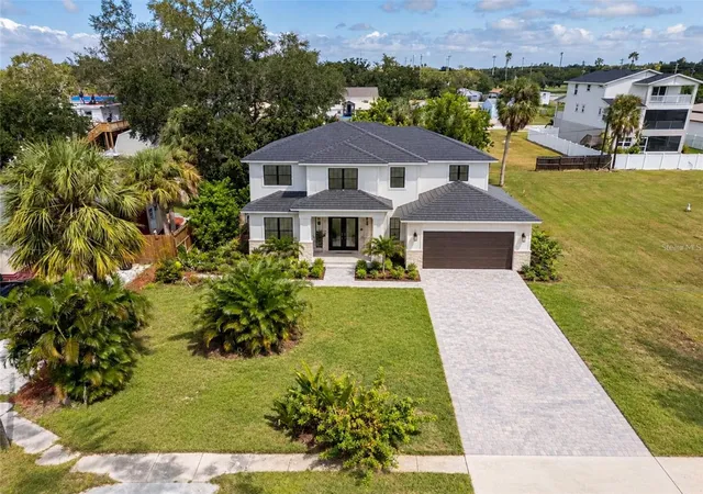 Photo 2 of Sale Pending at 825 60th Avenue Ne, Saint Petersburg, FL 33703 | MLS# TB8552262 | Listing updated on 2026-10-10