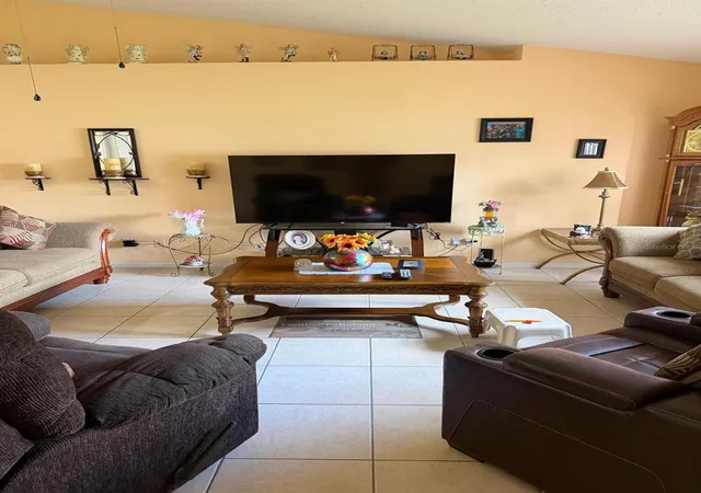 Photo 4 of Single family home for sale at 518 Gull Dr, Kissimmee, FL 34759 | MLS# S5158315 | Listing updated on 2026-09-26