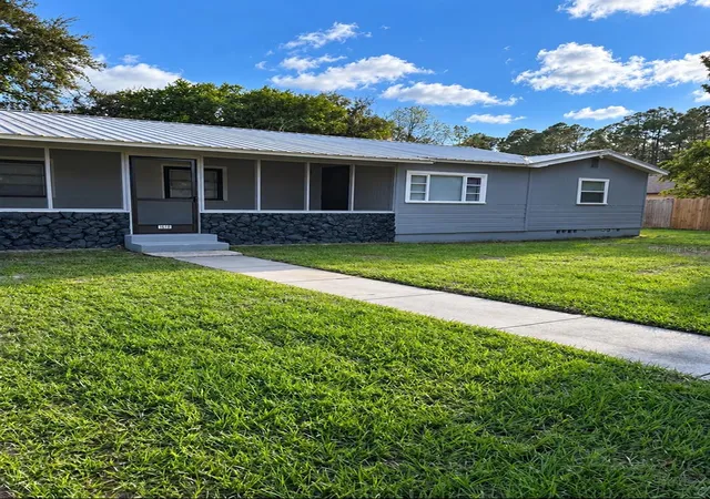 Photo 2 of Multi family home for sale at 1618 Magnolia Ave, Deland, FL 32724 | MLS# O6444906 | Listing updated on 2026-09-30