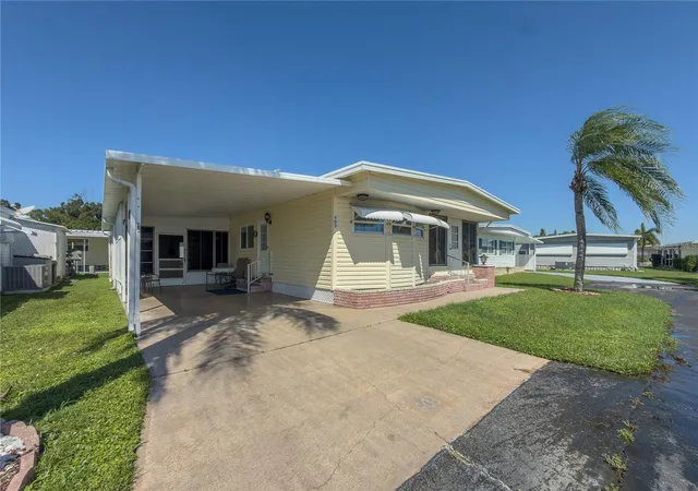 Photo 3 of Manufactured home for sale at 603 Cyprus Ct, Bradenton, FL 34207 | MLS# A4707461 | Listing updated on 2026-10-16