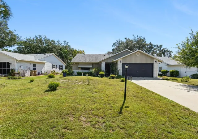 Photo 2 of Condo for sale at 803 Dundee Cir #803, Leesburg, FL 34788 | MLS# G5118270 | Listing updated on 2026-10-06
