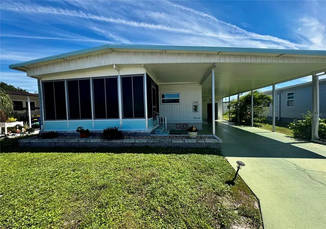 Manufactured home for sale at 5619 Bayshore Rd #240, PALMETTO, FL 34221 | MLS# A4707463
