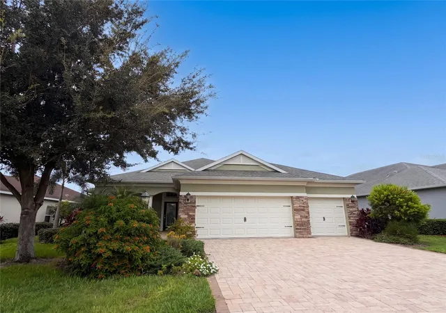 Photo 1 of Single family home for sale at 1121 Thornbury Dr, Parrish, FL 34219 | MLS# O6444913 | Listing updated on 2026-10-30