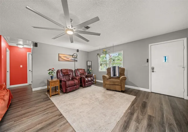 Photo 3 of Sale Pending at 125 Parkview Rd, Sebring, FL 33870 | MLS# OM732903 | Listing updated on 2026-10-09