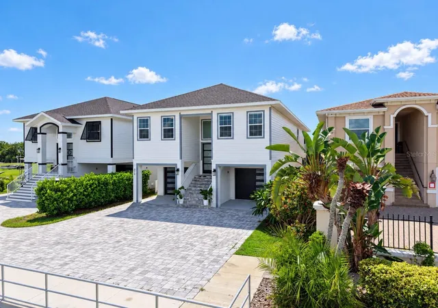 Photo 2 of Single family home for sale at 526 Estuary Shore Ln, Apollo Beach, FL 33572 | MLS# TB8552278 | Listing updated on 2026-10-03