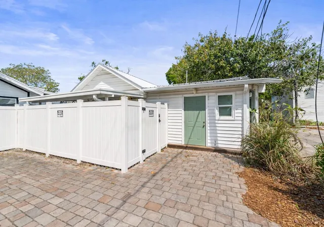 Photo 1 of Single family home for sale at 1619 7th Avenue N, Saint Petersburg, FL 33713 | MLS# TB8552280 | Listing updated on 2026-09-29
