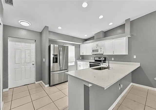 Photo 3 of House for sale at 1803 SW Santa Barbara Pl, Cape Coral, FL 33991 | MLS# O6444923 | Listing updated on 2026-09-26
