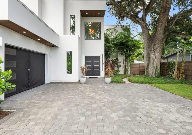 Photo 2 of Single family home for sale at 4507 W Price Ave, Tampa, FL 33611 | MLS# TB8552281 | Listing updated on 2026-10-03