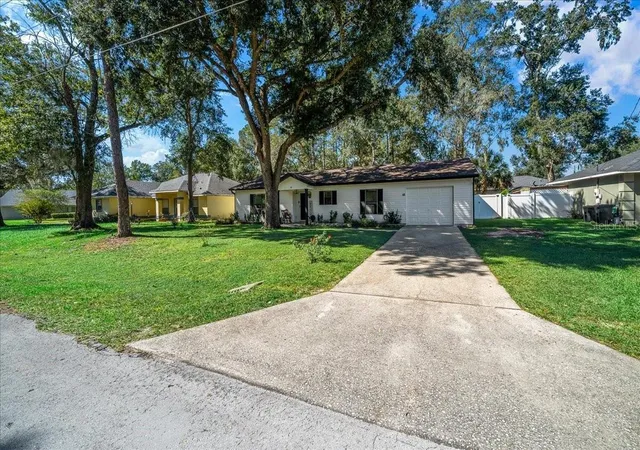 Photo 3 of Single family home for sale at 48 Redwood Trak Run, Ocala, FL 34472 | MLS# A4707469 | Listing updated on 2026-10-23