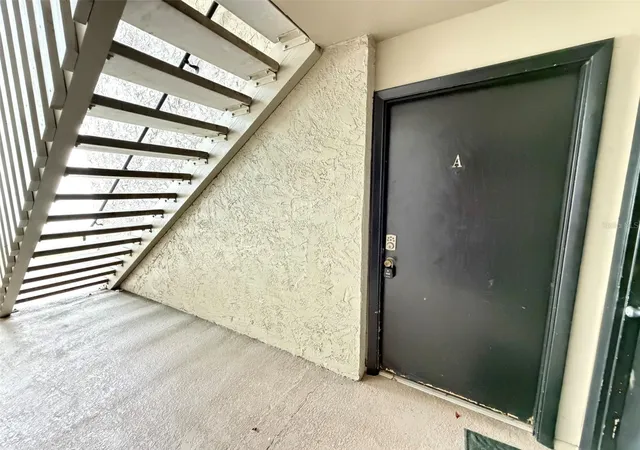 Listing Photo 4 - Condo for sale in building located at 136 Springwood Cir, Longwood, FL 32750 - Unit #A