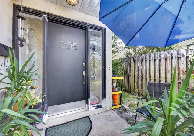 Photo 2 of Multi family home for sale at 112/114 W Winter Park St, Orlando, FL 32804 | MLS# O6444930 | Listing updated on 2026-09-29