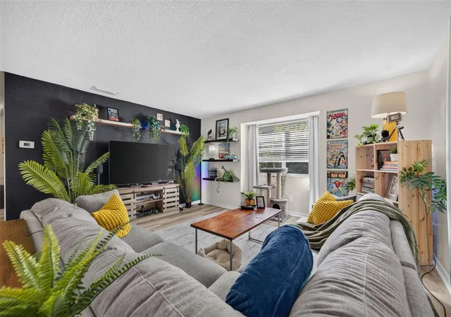 Listing Photo 5 - Condo for sale in building located at 112/114 W Winter Park St, ORLANDO, FL 32804