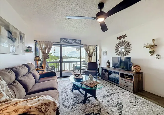Listing Photo 4 - Condo for sale in building located at 574 Orange Dr, ALTAMONTE SPRINGS, FL 32701 - Unit #78