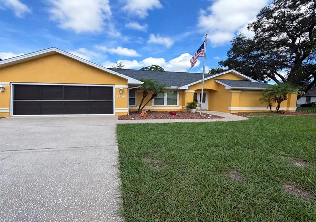 Photo 1 of Single family home for sale at 8209 Alhambra Ct, Spring Hill, FL 34606 | MLS# W7889843 | Listing updated on 2026-10-01