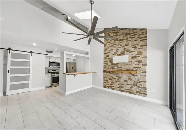 Photo 3 of Sale Pending at 101 N Hill Ave #2, Deland, FL 32724 | MLS# TB8552289 | Listing updated on 2026-10-09