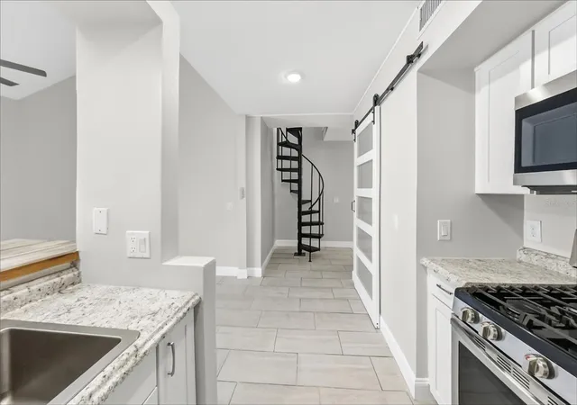 Photo 4 of Sale Pending at 101 N Hill Ave #2, Deland, FL 32724 | MLS# TB8552289 | Listing updated on 2026-10-09