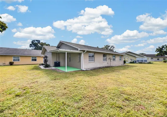 Photo 3 of Sale Pending at 1904 Canterbury Ln #18, Sun City Center, FL 33573 | MLS# TB8552290 | Listing updated on 2026-10-08