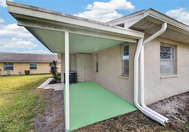 Photo 4 of Sale Pending at 1904 Canterbury Ln #18, Sun City Center, FL 33573 | MLS# TB8552290 | Listing updated on 2026-10-08