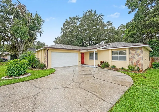 Photo 1 of Single family home for sale at 1122 Estatewood Dr, Brandon, FL 33510 | MLS# TB8552293 | Listing updated on 2026-10-08