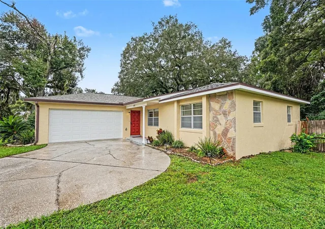 Photo 2 of Single family home for sale at 1122 Estatewood Dr, Brandon, FL 33510 | MLS# TB8552293 | Listing updated on 2026-10-08