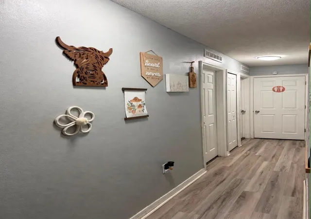 Photo 4 of Single family home for sale at 521 Adriel Ave, Winter Haven, FL 33880 | MLS# S5158323 | Listing updated on 2026-10-01