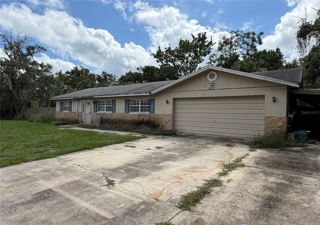 Photo 3 of Single family home for sale at 2828 Floral Way, Apopka, FL 32703 | MLS# O6444941 | Listing updated on 2026-10-01