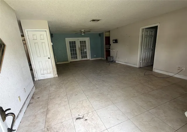 Photo 3 of Single family home for sale at 2828 Floral Way, Apopka, FL 32703 | MLS# O6444941 | Listing updated on 2026-10-01