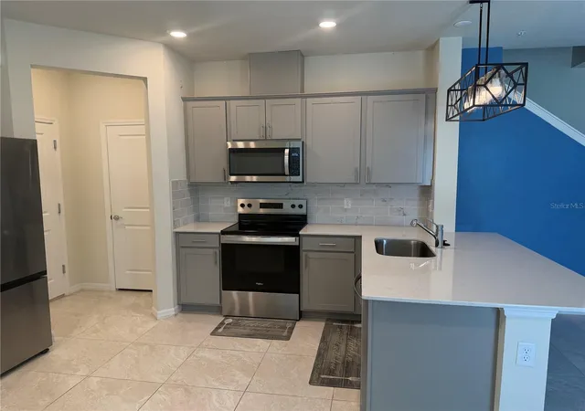 Photo 4 of Townhouse for sale at 3282 Pondside Way, Sanford, FL 32773 | MLS# O6444944 | Listing updated on 2026-09-30