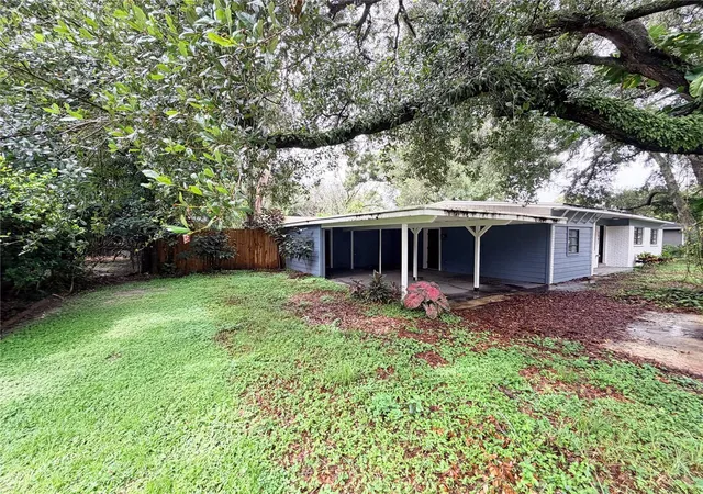 Photo 2 of Single family home for sale at 2003 E Clinton St, Tampa, FL 33610 | MLS# W7889846 | Listing updated on 2026-10-04