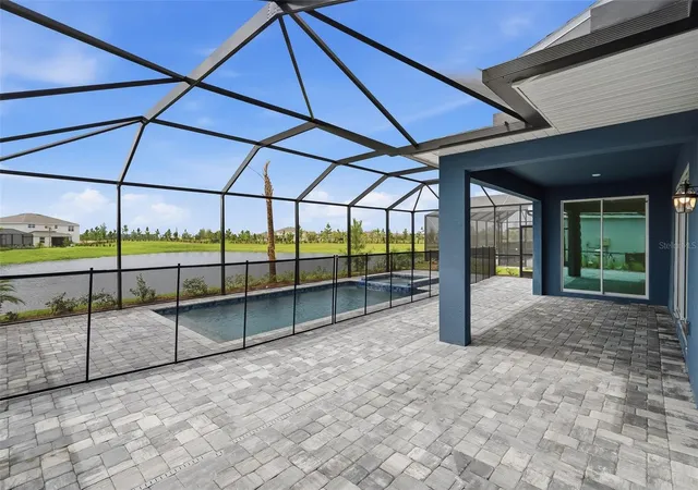 Photo 2 of Sale Pending at 3027 Pineberry Xing, Parrish, FL 34219 | MLS# A4707477 | Listing updated on 2026-10-01