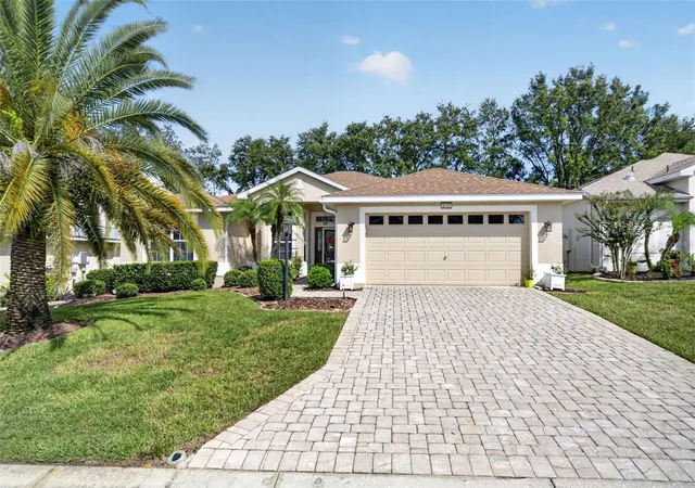 Photo 3 of Single family home for sale at 5171 Indian Ocean Loop, Tavares, FL 32778 | MLS# G5118276 | Listing updated on 2026-10-01