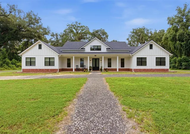 Single family home for sale at 879 County Rd 539, SUMTERVILLE, FL 33585 | MLS# G5118277