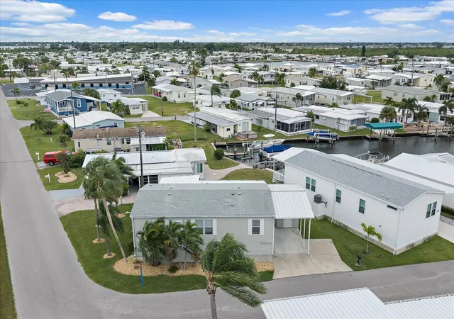 Photo 2 of Manufactured home for sale at 298 Bahama Dr, Palmetto, FL 34221 | MLS# A4707482 | Listing updated on 2026-10-04