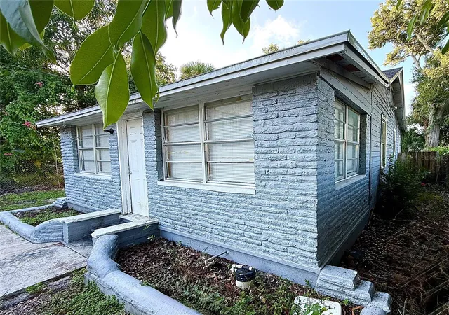 Photo 3 of Single family home for sale at 2336 18th Avenue S, Saint Petersburg, FL 33712 | MLS# TB8552334 | Listing updated on 2026-10-21
