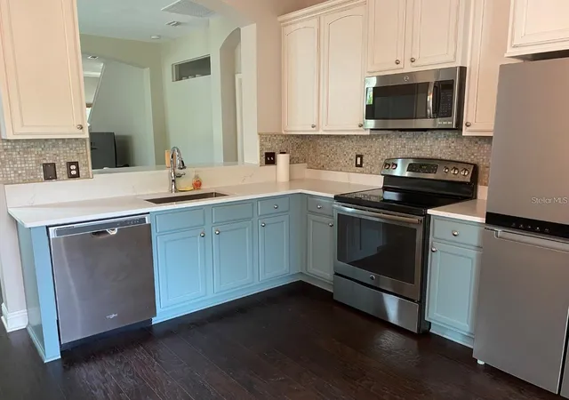 Photo 3 of Sale Pending at 809 N Oregon Ave, Tampa, FL 33606 | MLS# TB8552335 | Listing updated on 2026-10-02