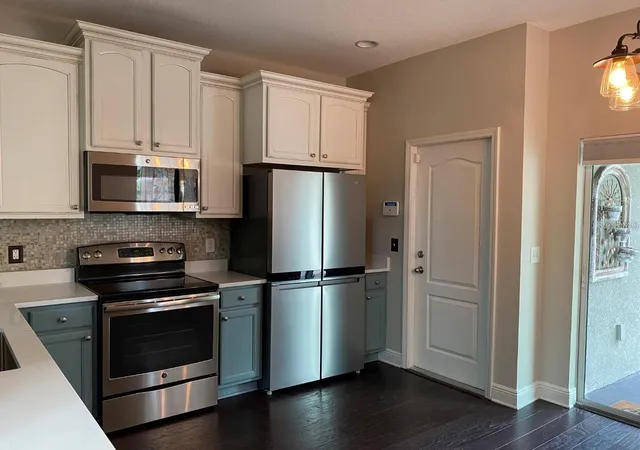 Photo 3 of Sale Pending at 809 N Oregon Ave, Tampa, FL 33606 | MLS# TB8552335 | Listing updated on 2026-10-02