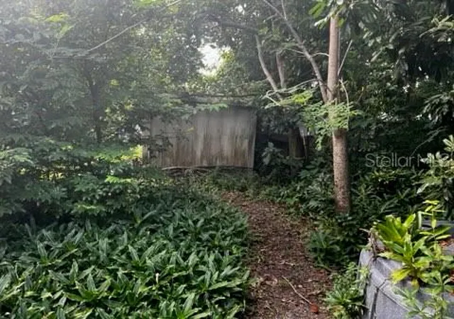 Photo 4 of Sale Pending at 10523 111th Terrace N, Largo, FL 33773 | MLS# A4707487 | Listing updated on 2026-10-08