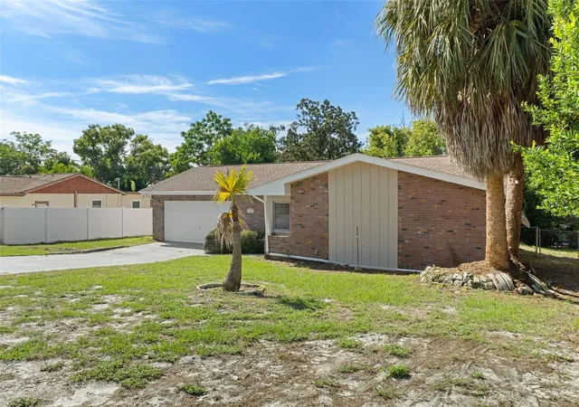 Photo 2 of Single family home for sale at 1465 Newhope Rd, Spring Hill, FL 34606 | MLS# W7889848 | Listing updated on 2026-10-03