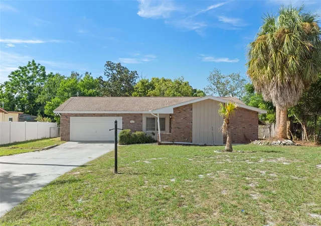 Photo 3 of Single family home for sale at 1465 Newhope Rd, Spring Hill, FL 34606 | MLS# W7889848 | Listing updated on 2026-10-03