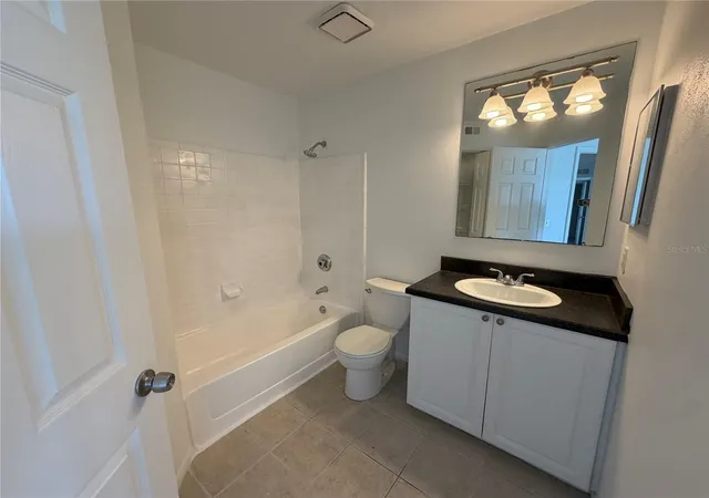 Photo 4 of Condo for sale at 1213 Bermuda Lakes Ln #206, Kissimmee, FL 34741 | MLS# S5158337 | Listing updated on 2026-09-26
