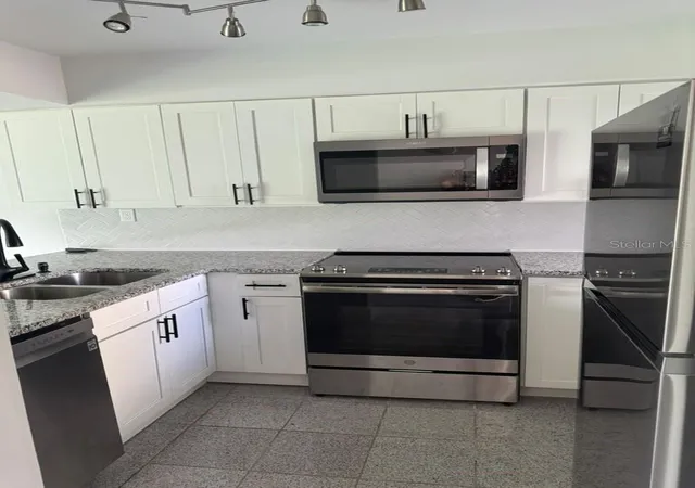 Photo 2 of Condo for sale at 173 Scottsdale Sq #173, Winter Park, FL 32792 | MLS# S5158339 | Listing updated on 2026-09-26