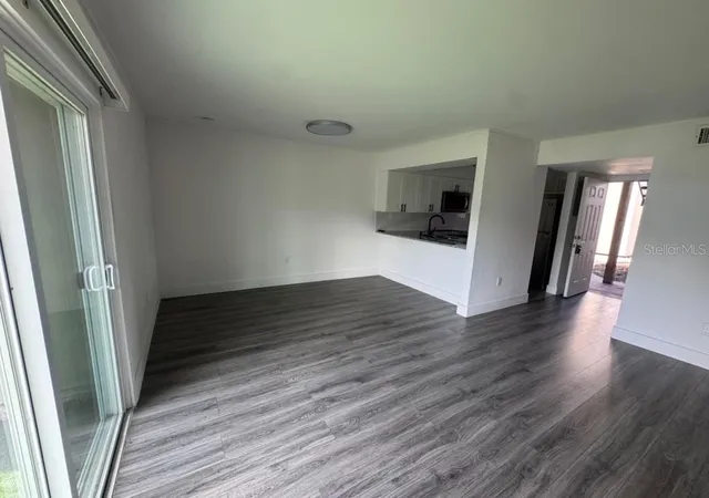 Photo 4 of Condo for sale at 173 Scottsdale Sq #173, Winter Park, FL 32792 | MLS# S5158339 | Listing updated on 2026-09-26