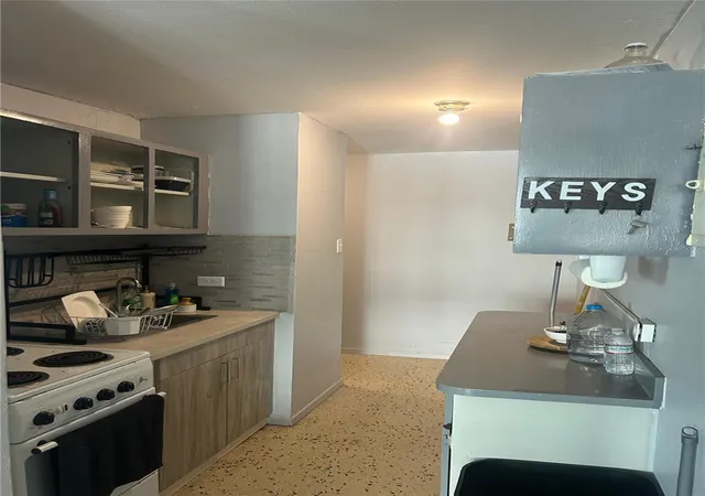 Photo 2 of Condo for sale at 864 Ave Ashford #1, San Juan, PR 00907 | MLS# PR9124480 | Listing updated on 2026-09-28