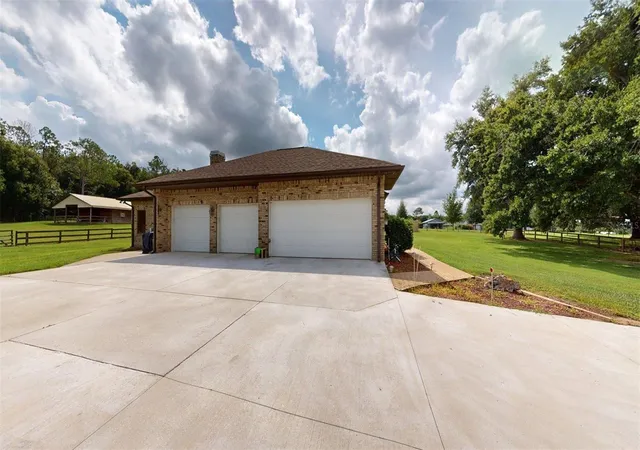 Photo 2 of Single family home for sale at 17210 Parrish Grv Rd, Dade City, FL 33523 | MLS# P4940001 | Listing updated on 2026-09-26