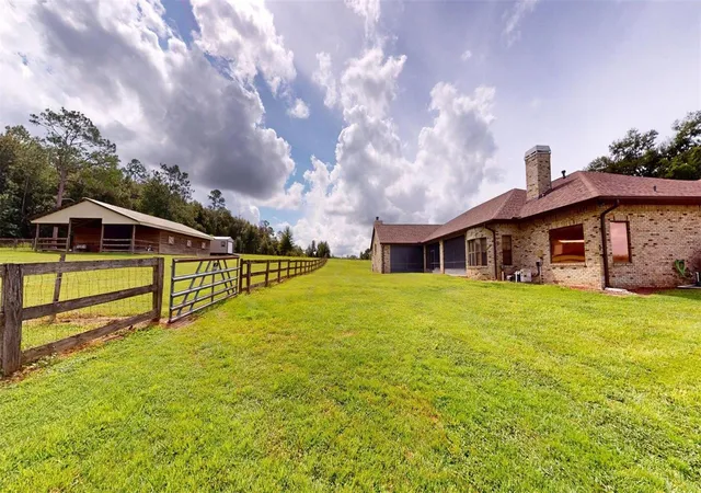 Photo 3 of Single family home for sale at 17210 Parrish Grv Rd, Dade City, FL 33523 | MLS# P4940001 | Listing updated on 2026-09-26