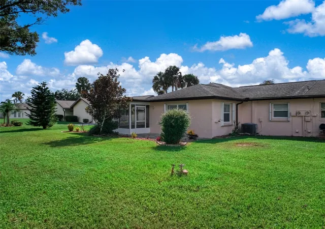 Listing Photo 5 - Condo for sale in building located at 37 Jasmine St, LAKE PLACID, FL 33852